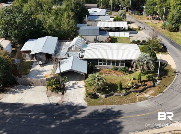 495 Elberta Loop, Lillian, AL 36549