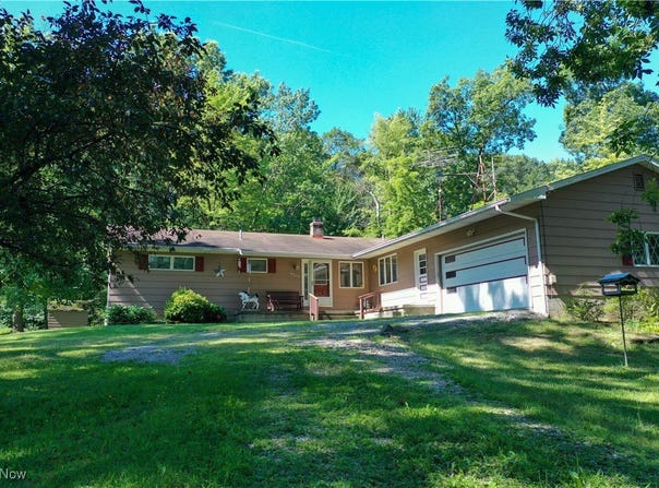 4025 US ROUTE 422, Southington, OH 44481