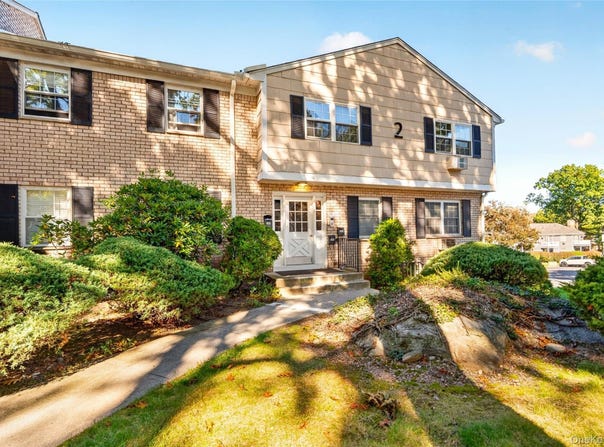 284 Parkside Drive, Suffern, NY 10901