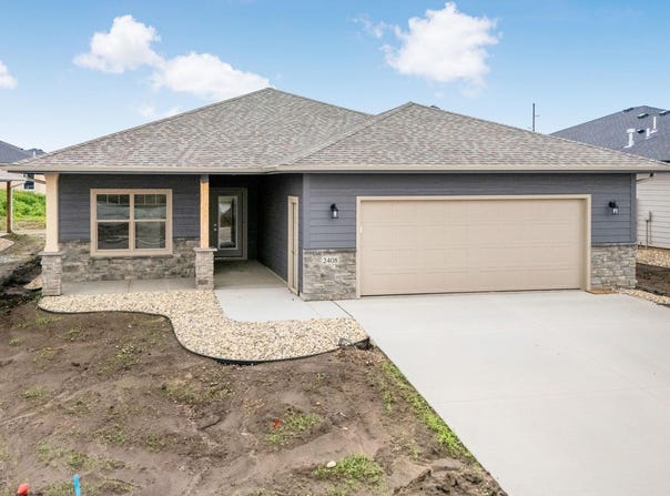 2408 E Brek St, Brandon, SD 57005