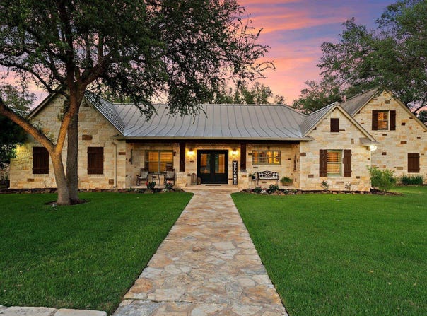 100 Painted Horse Trl, Burnet, TX 78611