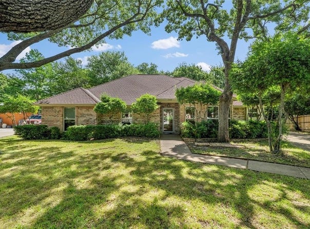 5518 Oak Branch Drive, Arlington, TX 76016