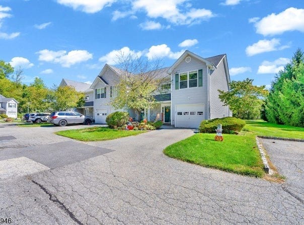 17 Beechmont Ter, Hardyston Twp., NJ 07419-9724