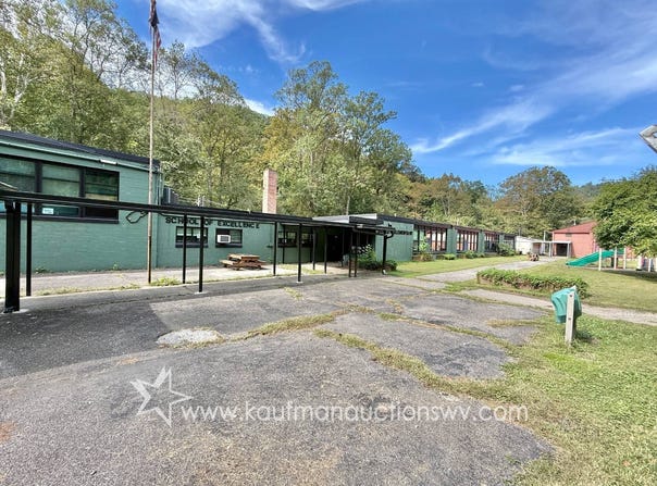 32800 WV-152, Dunlow, WV 25511