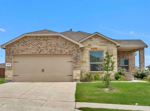 9752 New Bern Drive, Fort Worth, TX 76108