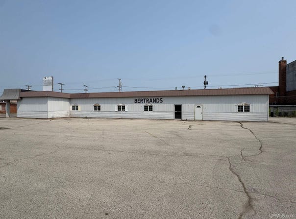 113 S 10th, Escanaba, MI 49829
