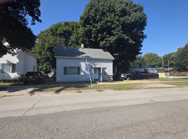 207 N Rath Avenue, Ludington, MI 49431