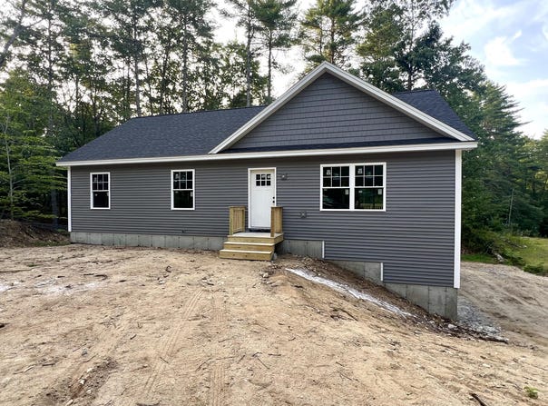 92 Crescent Drive, Waterboro, ME 04061