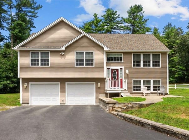 76 Lakehurst Drive, Coventry, RI 02816