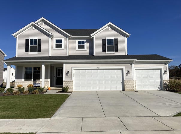 3760 Wild Grove Way, Valparaiso, IN 46385