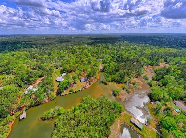 335 Arrowcrest Drive, Hemphill, TX 75948