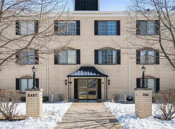150 Thompson Dr, Cedar Rapids, IA 52403