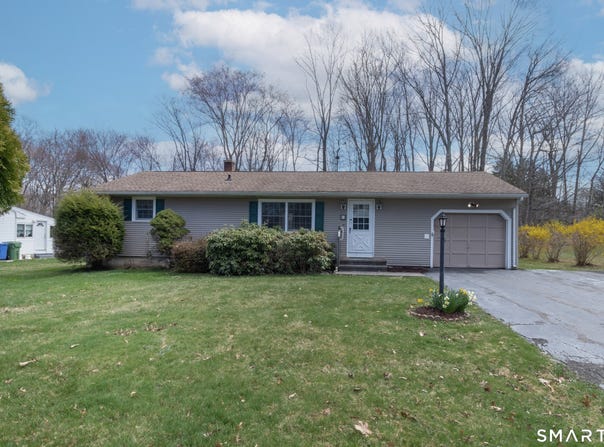 14 Ridgefield Road, Wallingford, CT 06492