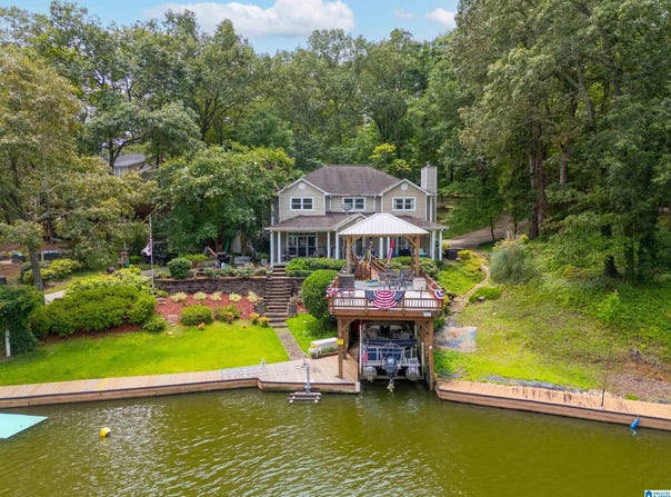 284 S LAKE HILLS LANE, TALLADEGA, AL 35160