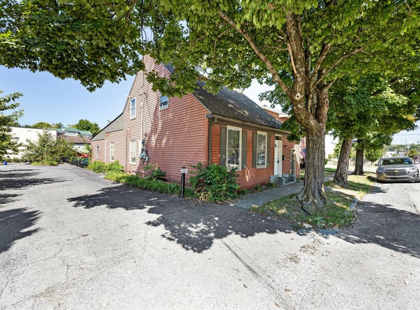206 S Chiles Street, Harrodsburg, KY 40330