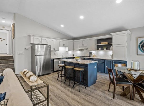 10280 Tarn Circle, Eden Prairie, MN 55347