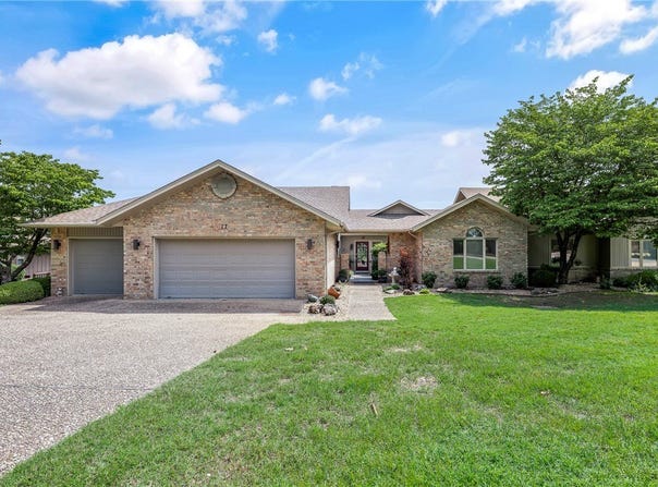 17 Kipling Circle, Bella Vista, AR 72715