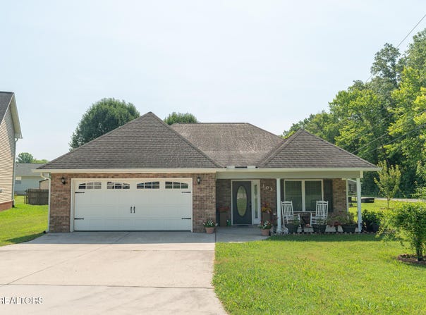 103 Robinson Court, Oliver Springs, TN 37840