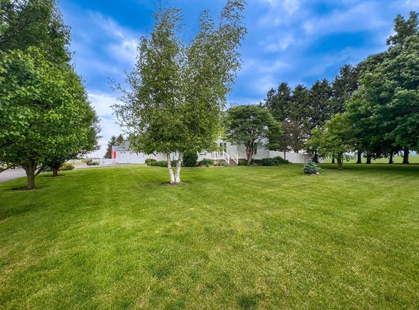 16205 University Road, Malta, IL 60150