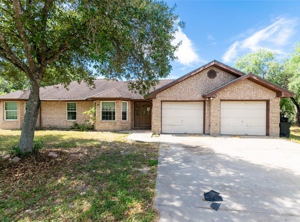243 Melanie, Kingsville, TX 78363