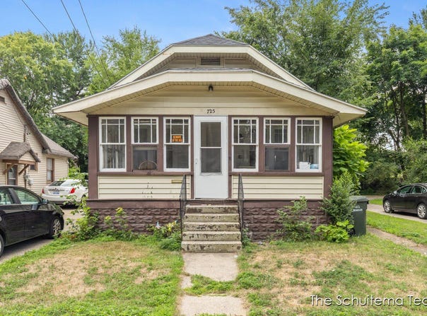725 Allen Avenue, Muskegon, MI 49442