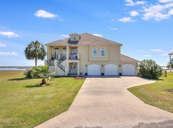 20 Southpointe Circle, ROCKPORT, TX 78382