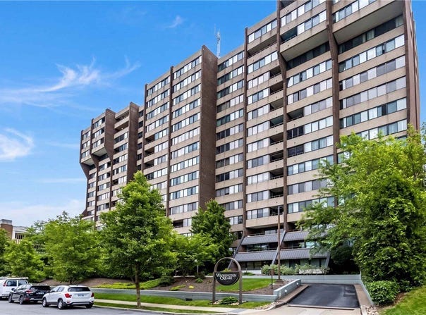 750 Washington Rd, Mt Lebanon, PA 15228