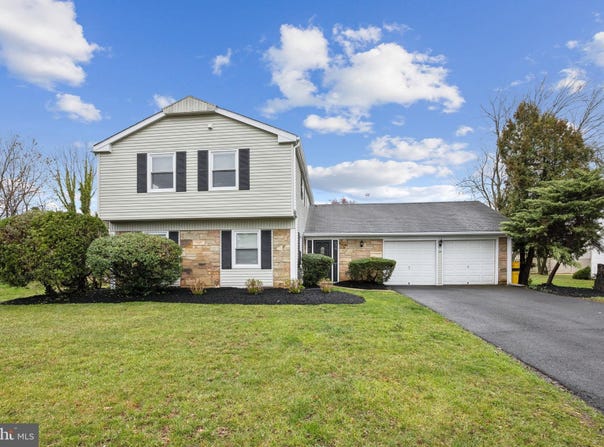 25 THORNHILL LANE, WILLINGBORO, NJ 08046