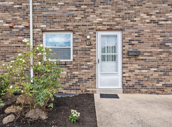 1261 Woodbrook Lane, Columbus, OH 43223