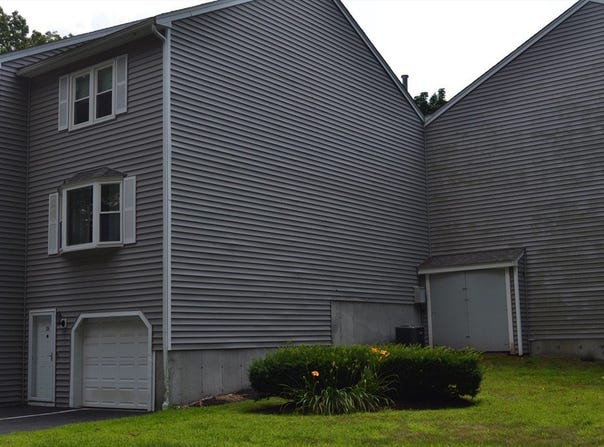 95 Tennis Plaza Rd, Dracut, MA 01826