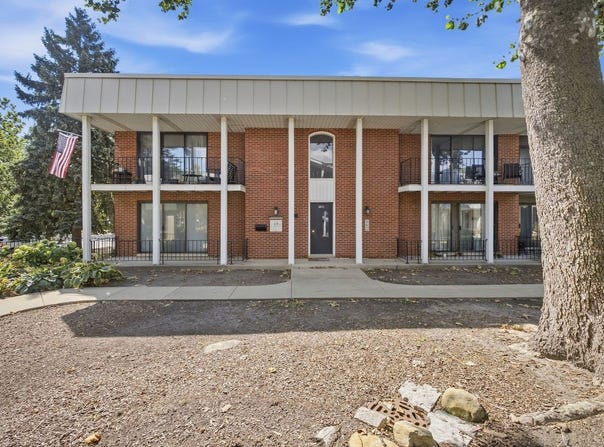 9812 S Karlov Avenue, Oak Lawn, IL 60453