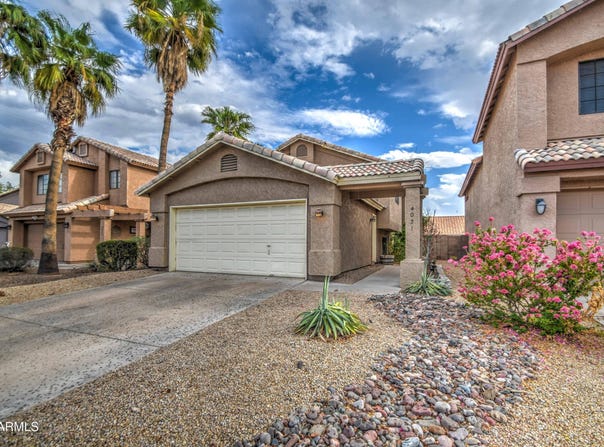4021 E AMBERWOOD Drive, Phoenix, AZ 85048