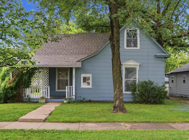 901 Pacific Avenue, Osawatomie, KS 66064