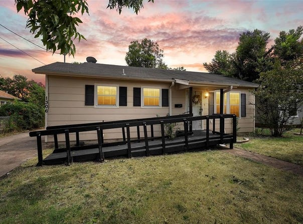 1306 W 11th, McGregor, TX 76657