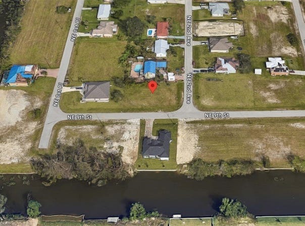 902 NE 2nd Avenue, Cape Coral, FL 33909