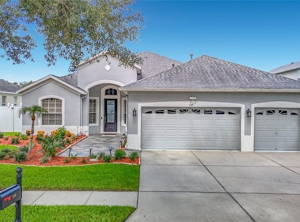 220 RONJA Lane, VALRICO, FL 33594