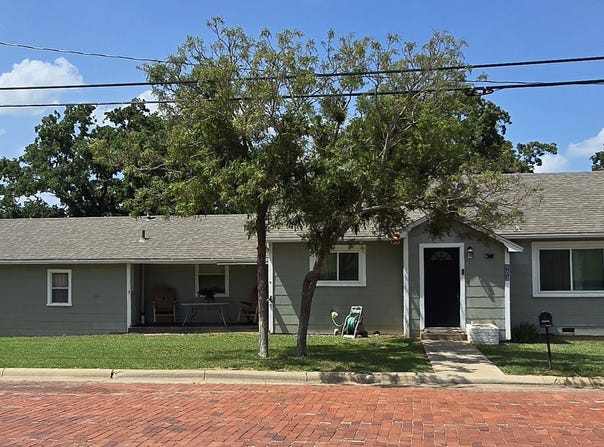 903 W Plummer Street, Eastland, TX 76448