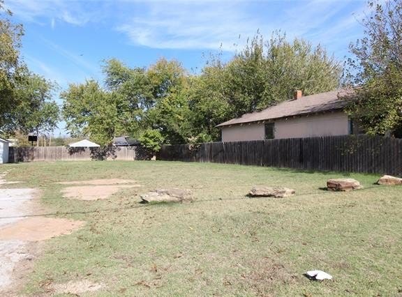 1013 W Main, Ardmore, OK 73401