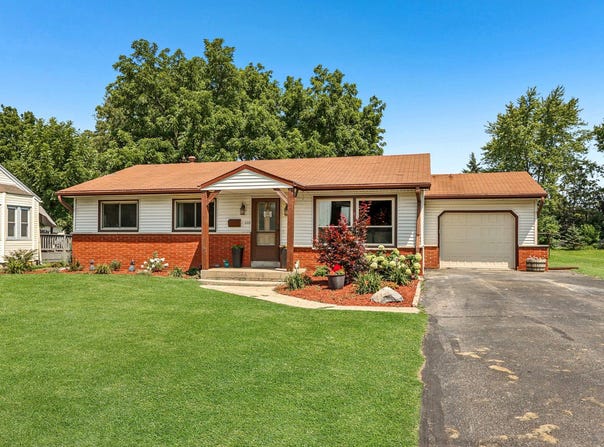 620 E Main Street, Waterford, WI 53185