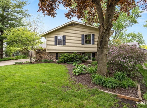 712 Westfield Drive, St. Charles, IL 60174