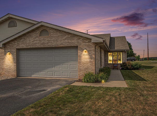 4840 W 92nd Avenue, Crown Point, IN 46307