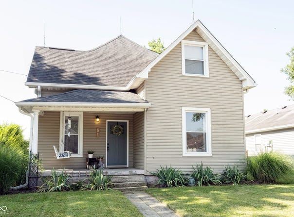 51 Meadow Drive, New Palestine, IN 46163