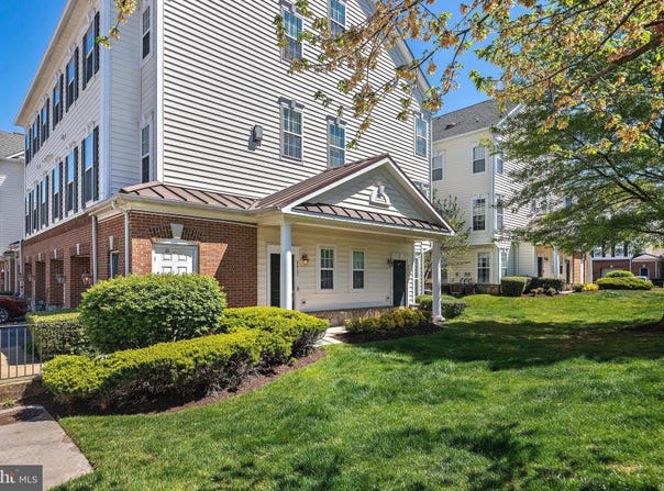 6817 SABBARTON PLACE, GAINESVILLE, VA 20155