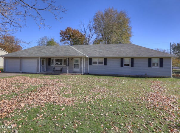 1910 Wynwood Drive, Carthage, MO 64836