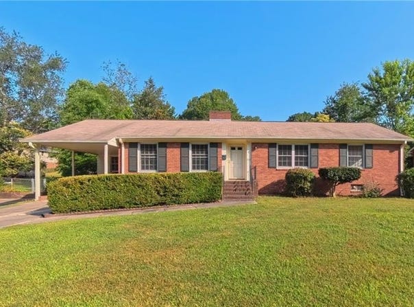 2841 Deerwood Drive, Winston-Salem, NC 27103
