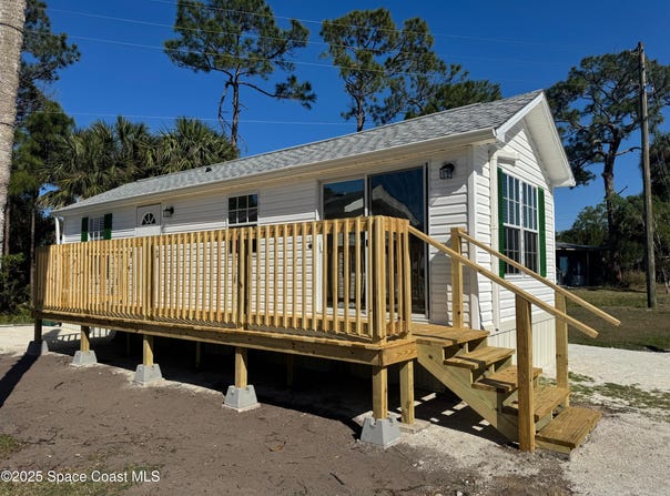 657 Snowbird Avenue, Cocoa, FL 32926