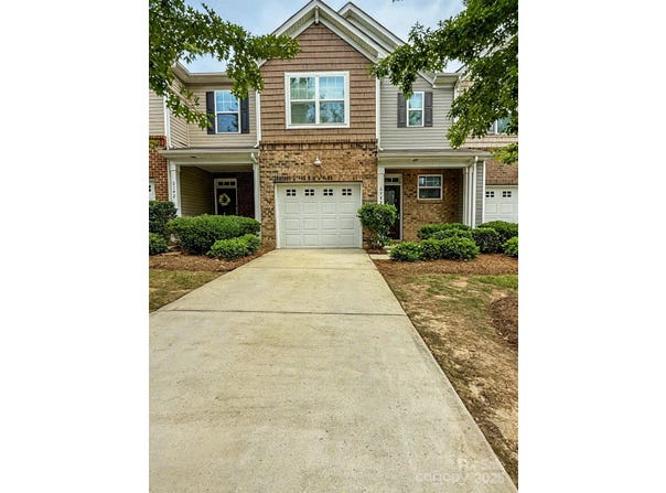 2752 Sawbridge Lane, Gastonia, NC 28056