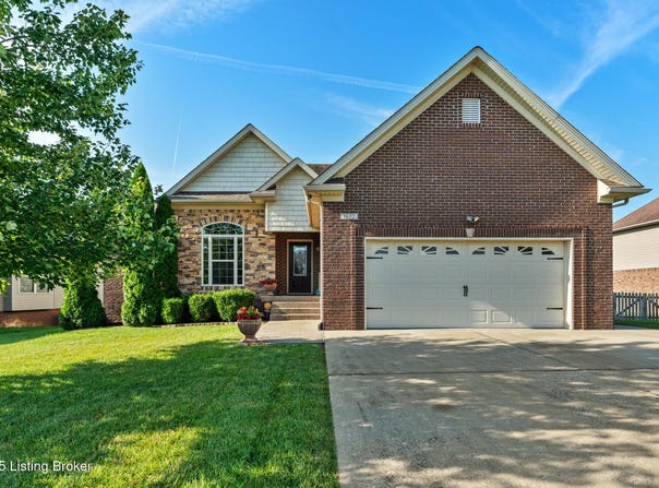 1632 Overlook Cir, Shelbyville, KY 40065