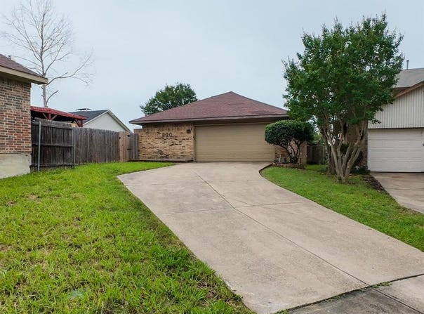 820 Via Madonna, Mesquite, TX 75150