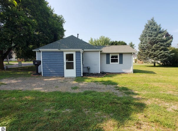 204 Prospect, St Louis, MI 48880